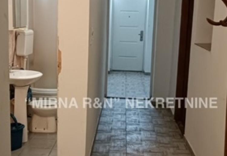604. Na prodaju dvoiposoban stan u CENTRU