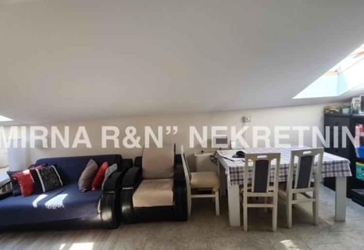 460. Na prodaju stan