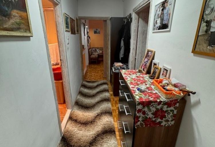 628. Na prodaju dvoiposoban stan