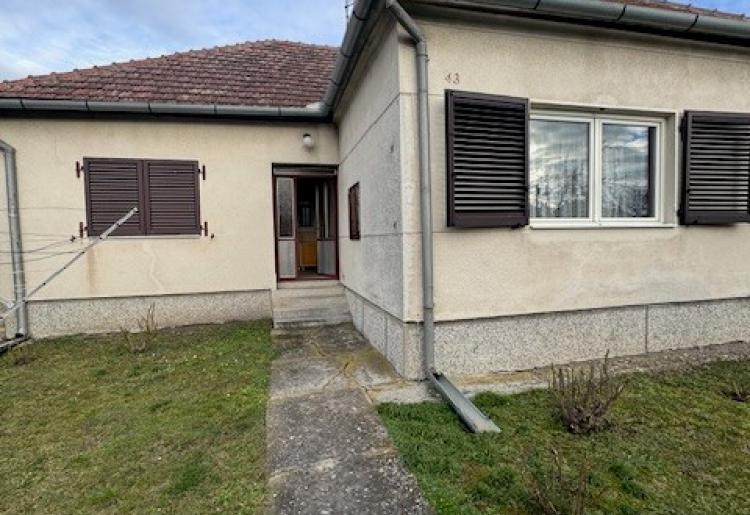 553. Na prodaju kuća
