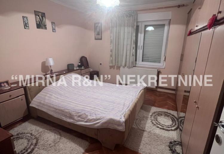 464. Na prodaju dve kuće u Gogama