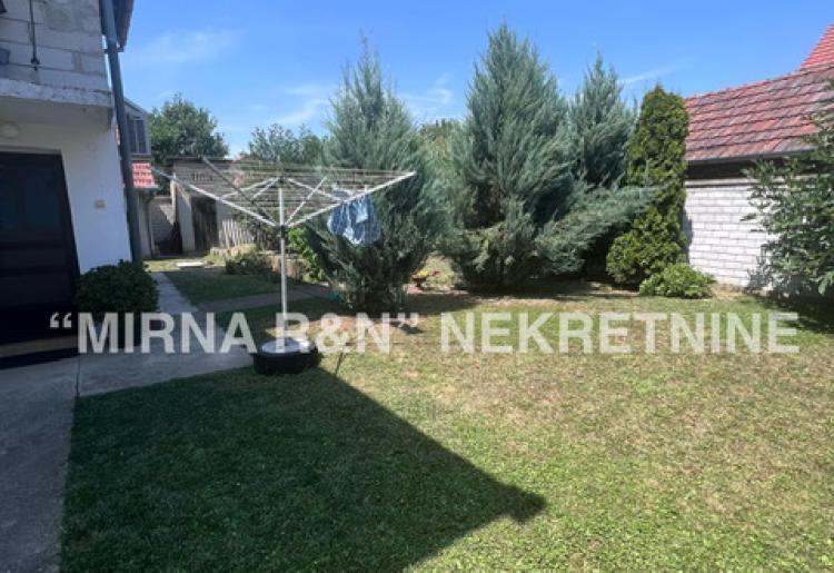 464. Na prodaju dve kuće u Gogama