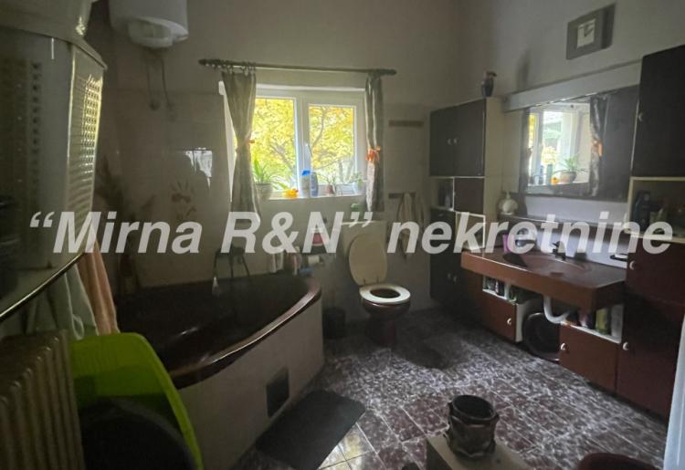 209. Na prodaju kuća u CENTRU