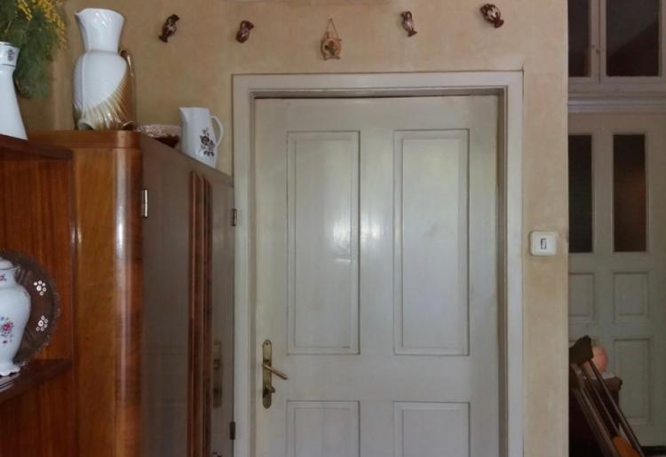13. Na prodaju kuća 