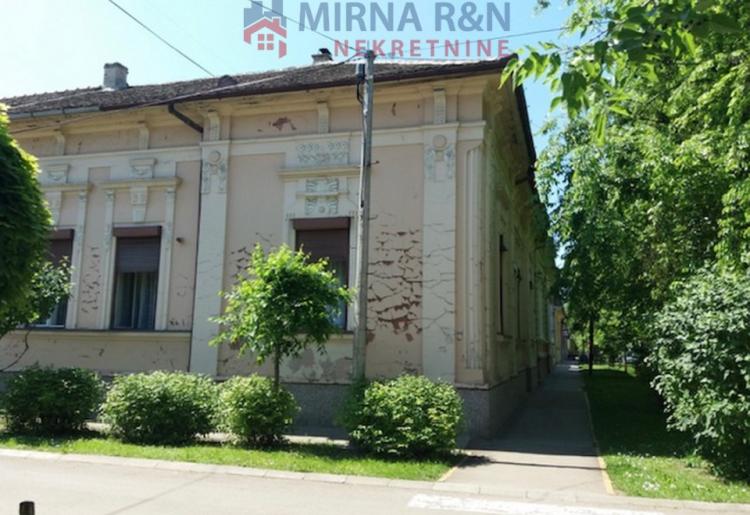 13. Na prodaju kuća 