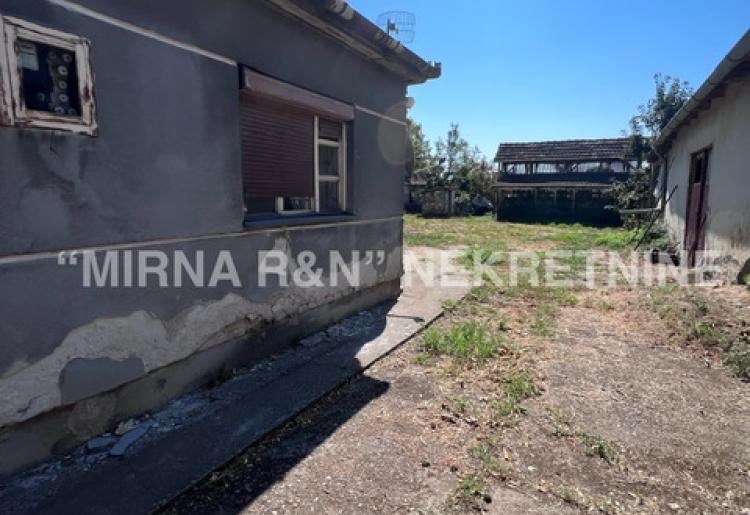 300. Na prodaju kuća