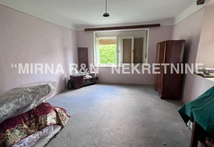 440. Na prodaju kuća u Bezdanu