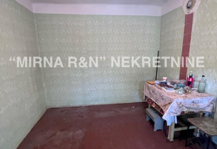 440. Na prodaju kuća u Bezdanu