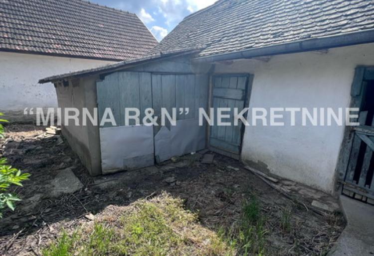 440. Na prodaju kuća u Bezdanu