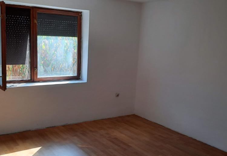 433. Na prodaju salaš
