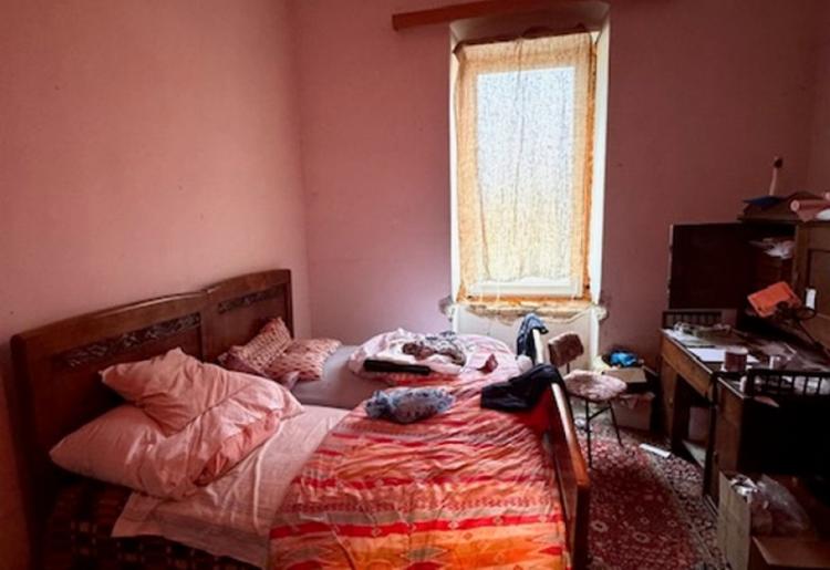 709. Na prodaju unikatna stara vojvođanska kuća u Staparu