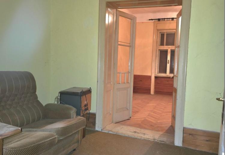 710. Na prodaju kuća u Staparu
