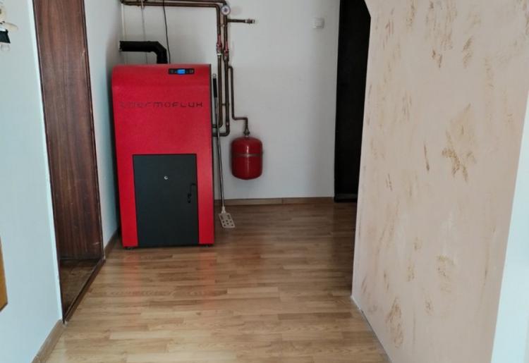 727. Na prodaju prelepa porodična kuća 