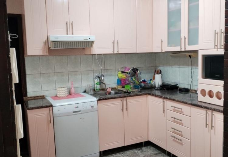 727. Na prodaju prelepa porodična kuća 