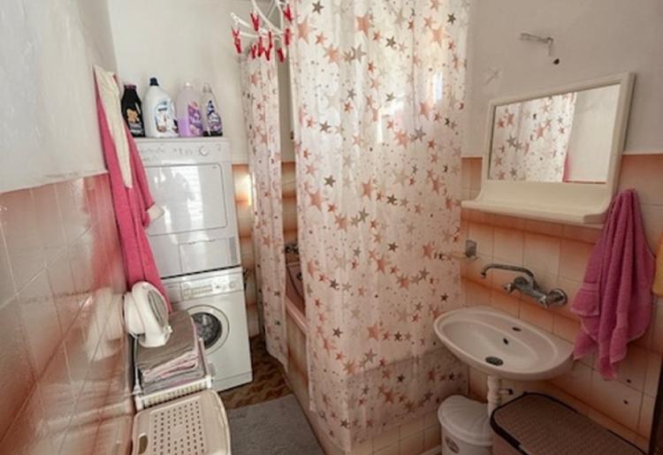742. Na prodaju kuća 