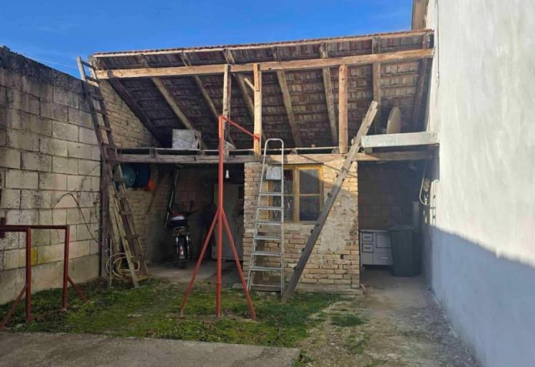 743. Na prodaju kuća u Riđici