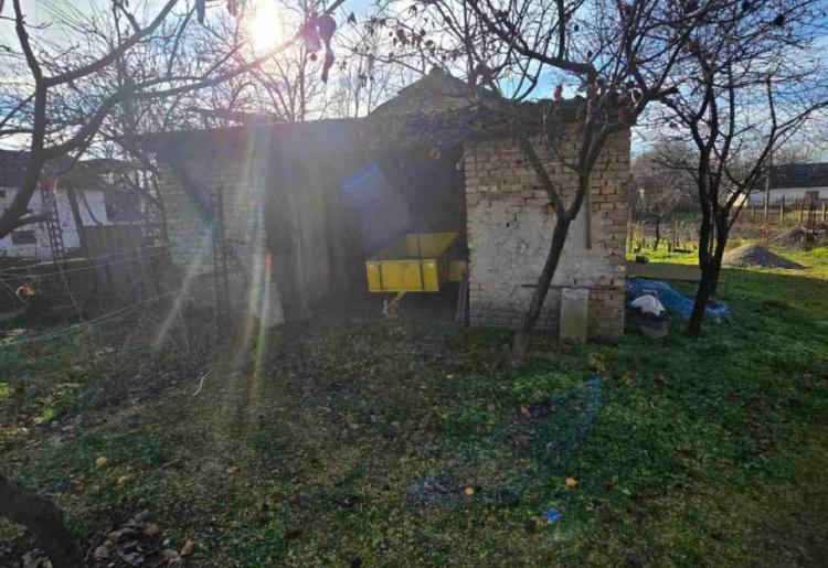743. Na prodaju kuća u Riđici