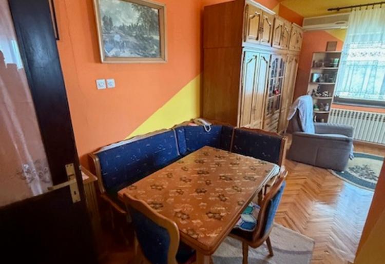 744. Na prodaju stan u Apatinu 