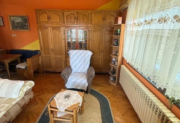 744. Na prodaju stan u Apatinu 