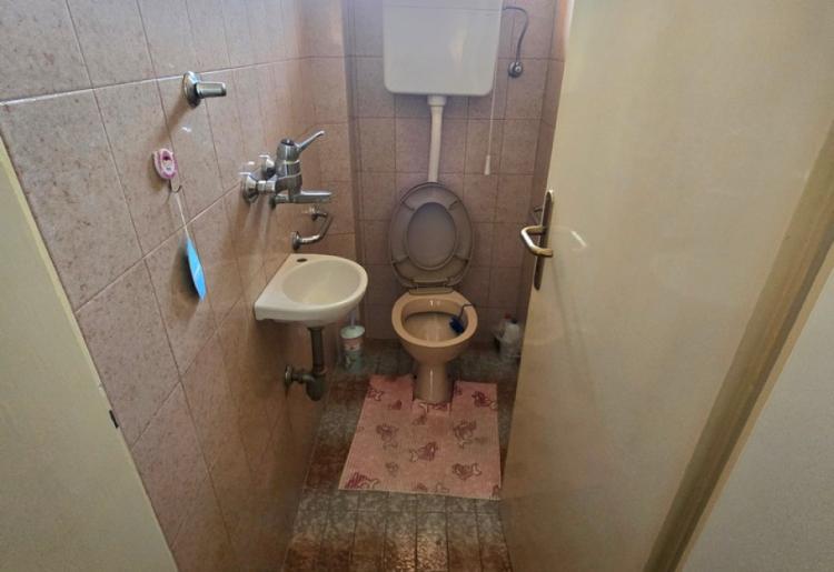 753. Na prodaju kuća 