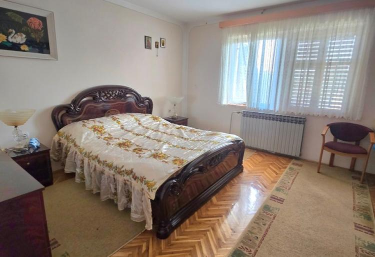 753. Na prodaju kuća 