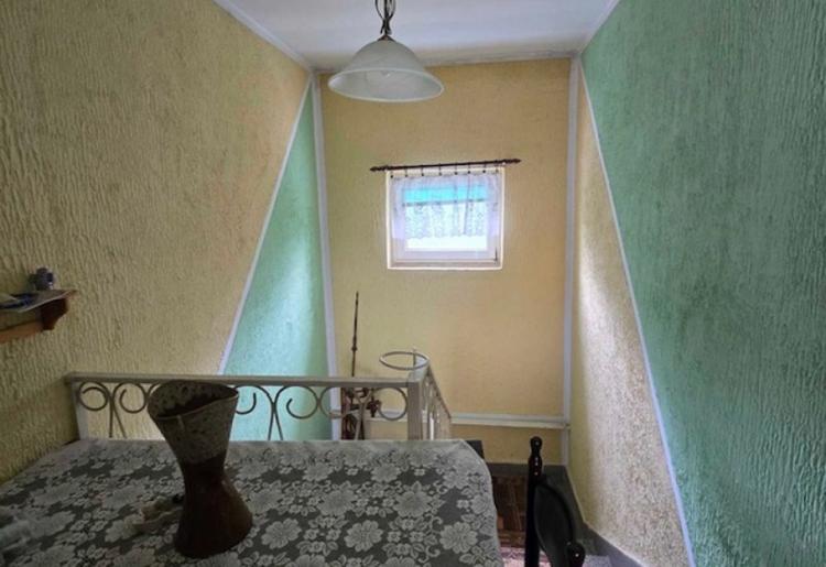 761. Na prodaju kuća 