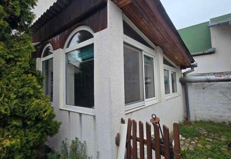 761. Na prodaju kuća 