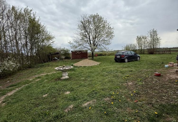 777. Na prodaju kuća-salaš