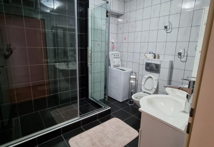 797. Na prodaju troiposoban stan-duplex