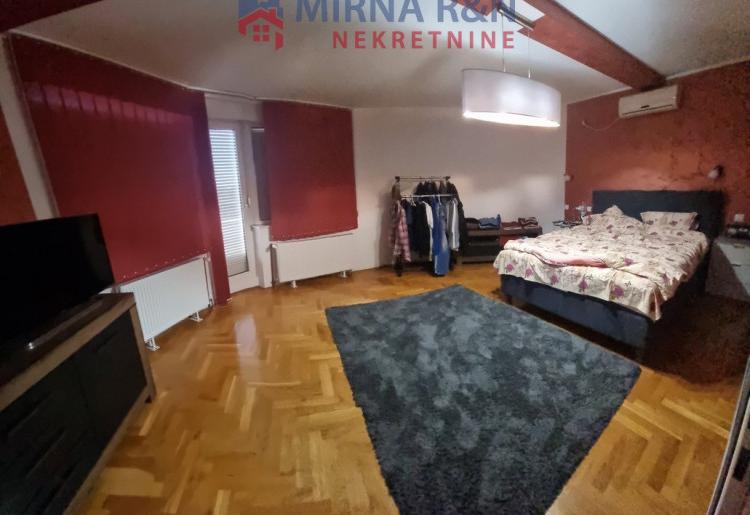 798. Na prodaju troiposoban stan 