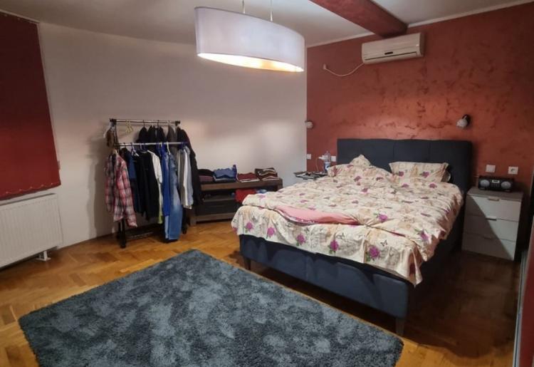 798. Na prodaju troiposoban stan 