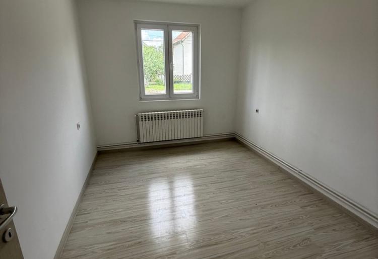 802. Na prodaju kuća 