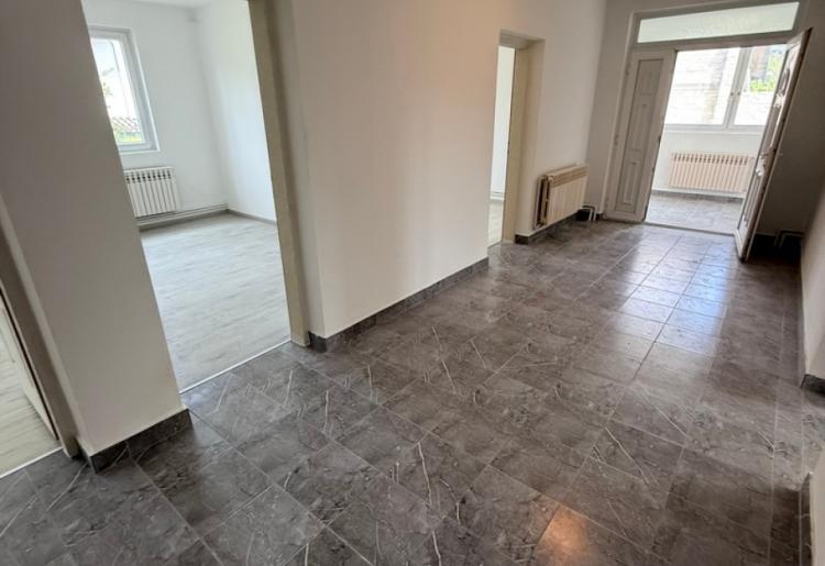 802. Na prodaju kuća 