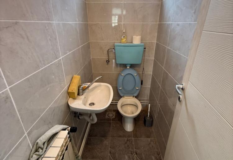 802. Na prodaju kuća 