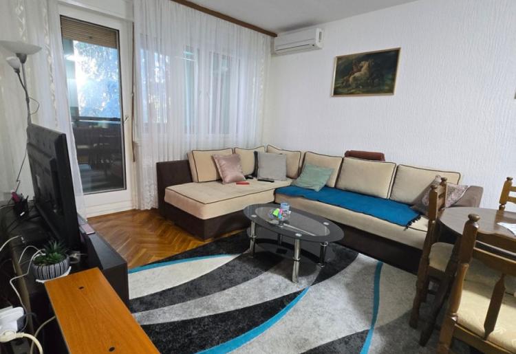 806. Na prodaju dvoiposoban stan