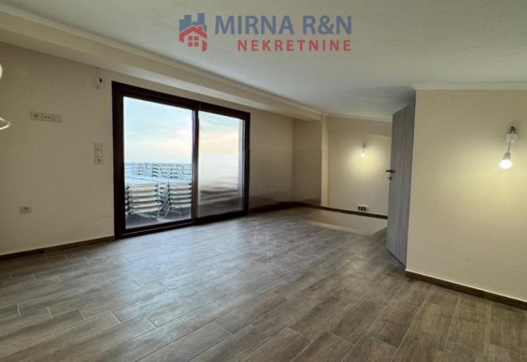 811. Na prodaju duplex u Grčkoj