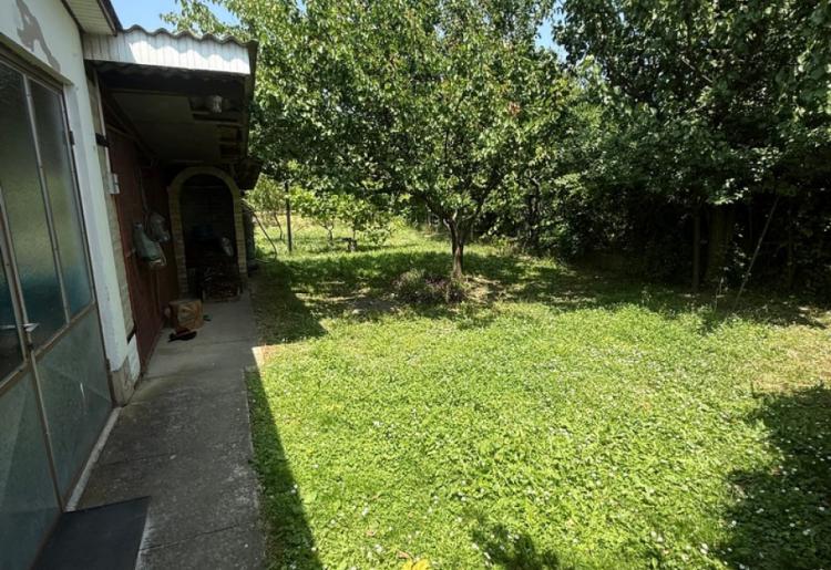 821. Na prodaju kuća 