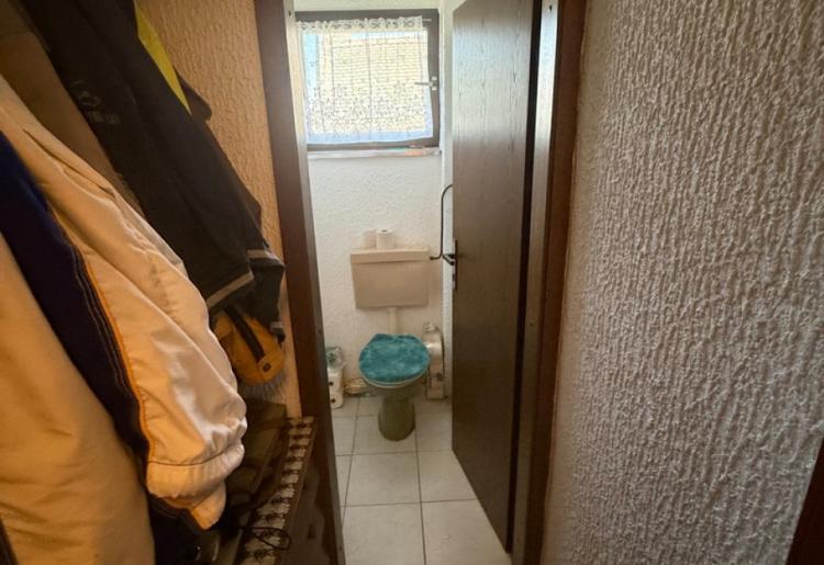 821. Na prodaju kuća 