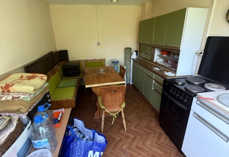 821. Na prodaju kuća 