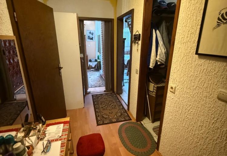 821. Na prodaju kuća 