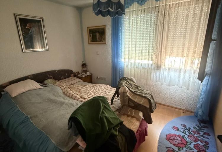 821. Na prodaju kuća 