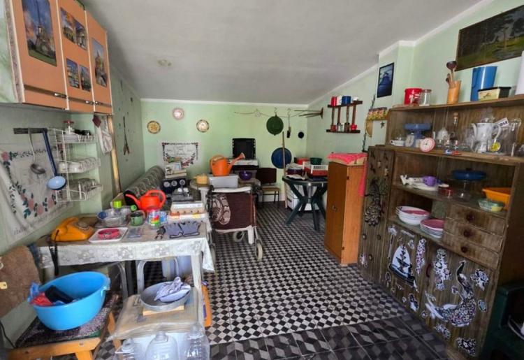 822. Na prodaju tri stambene jedinice na jednom placu