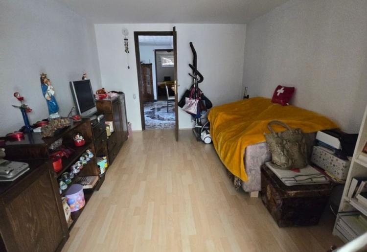 822. Na prodaju tri stambene jedinice na jednom placu
