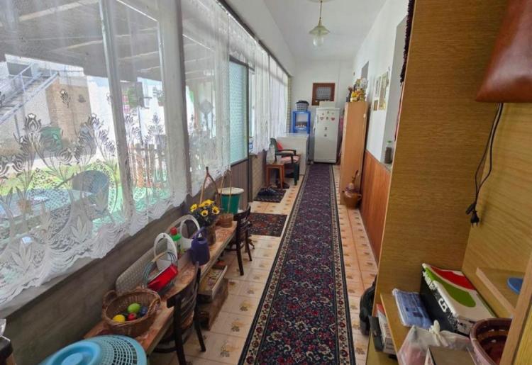 822. Na prodaju tri stambene jedinice na jednom placu