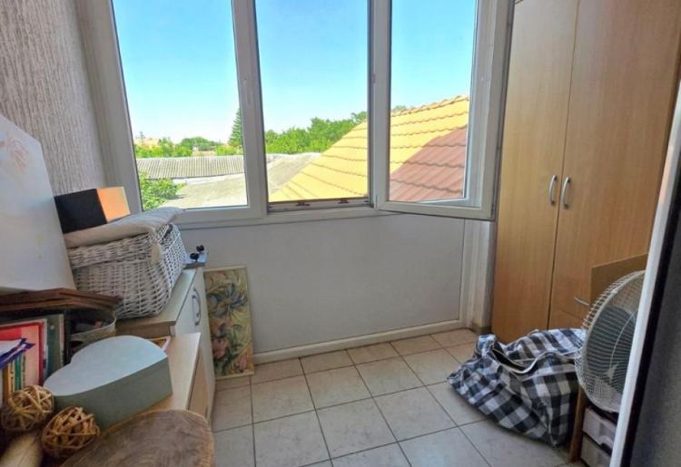 831. Na prodaju kuća 