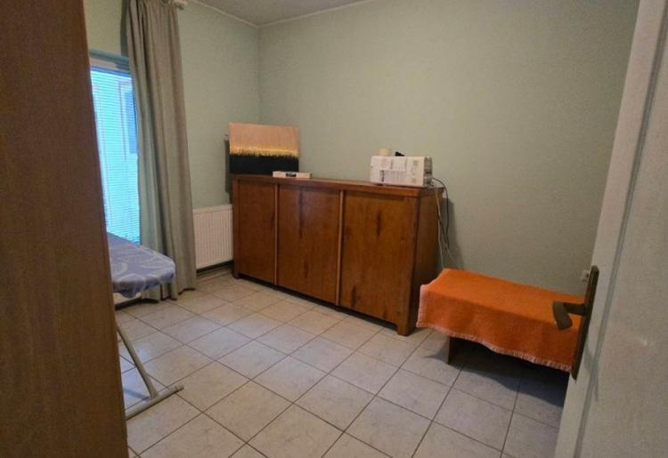 831. Na prodaju kuća 