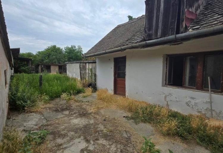 836. Na prodaju kuća 