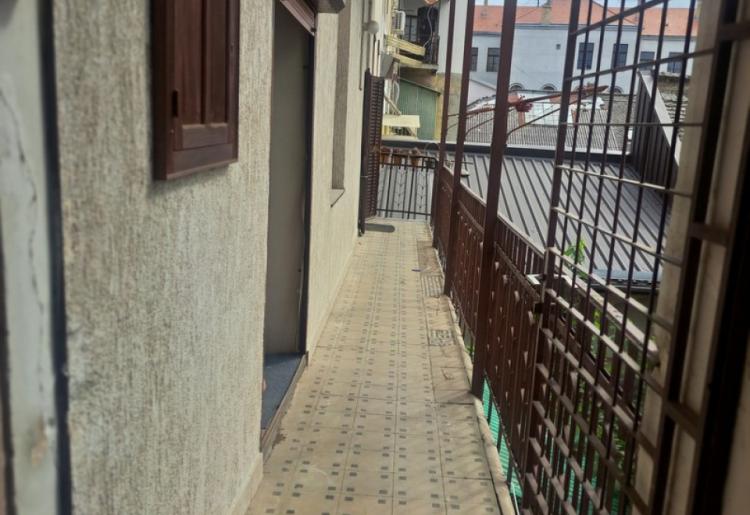 837. Na prodaju petosoban stan 