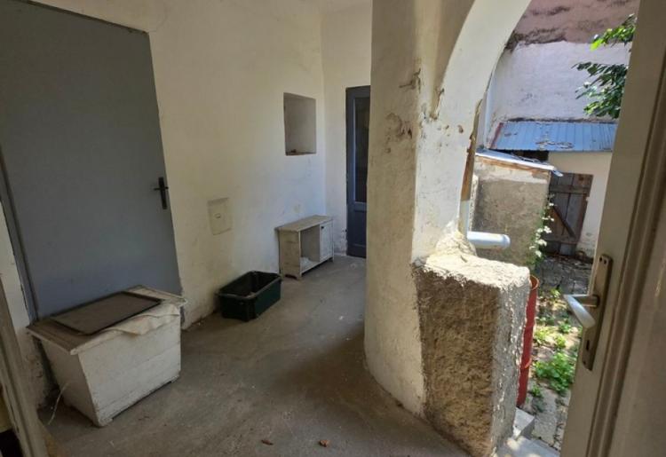 839. Na prodaju kuća 