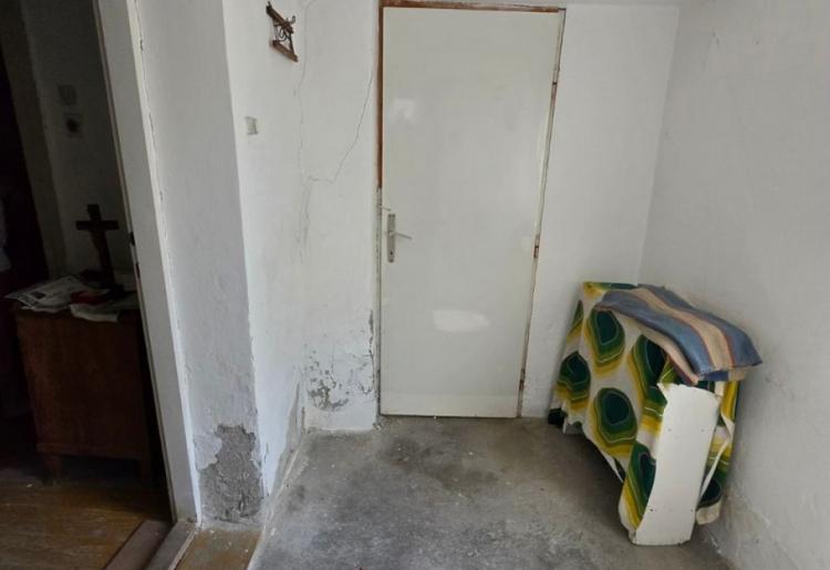 839. Na prodaju kuća 